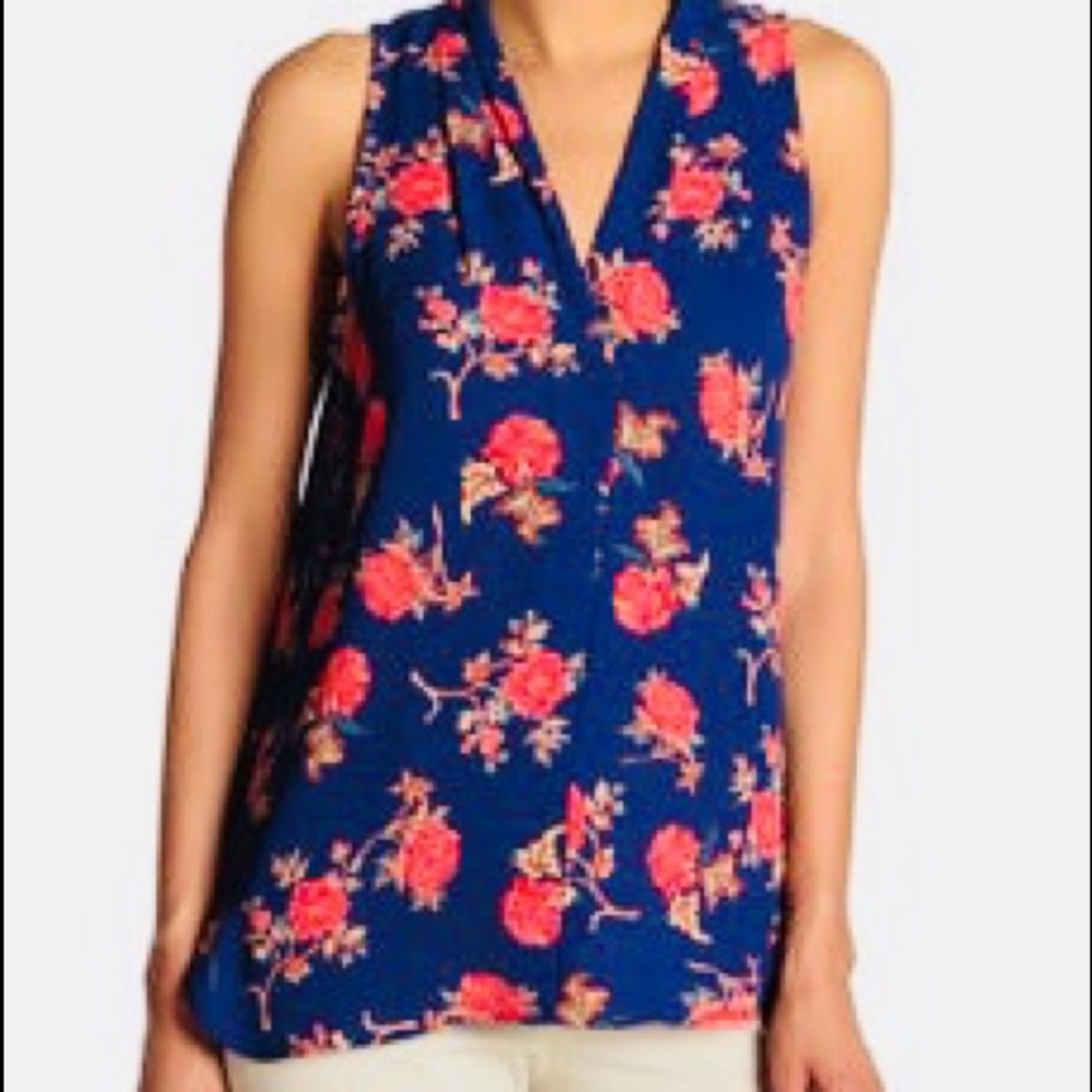 NWT Vince Camuto Floral Top